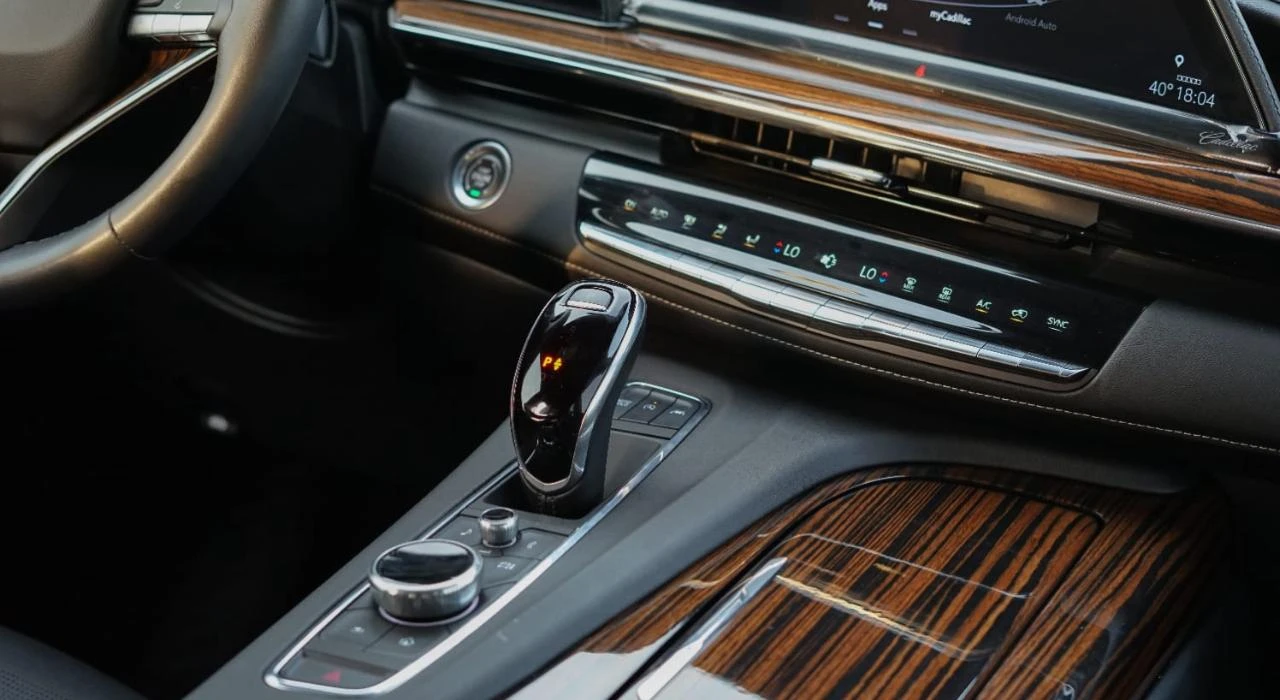 Cadillac Cadillac Escalade V Series 2023 - 7 Seater Car thumbnail NaN